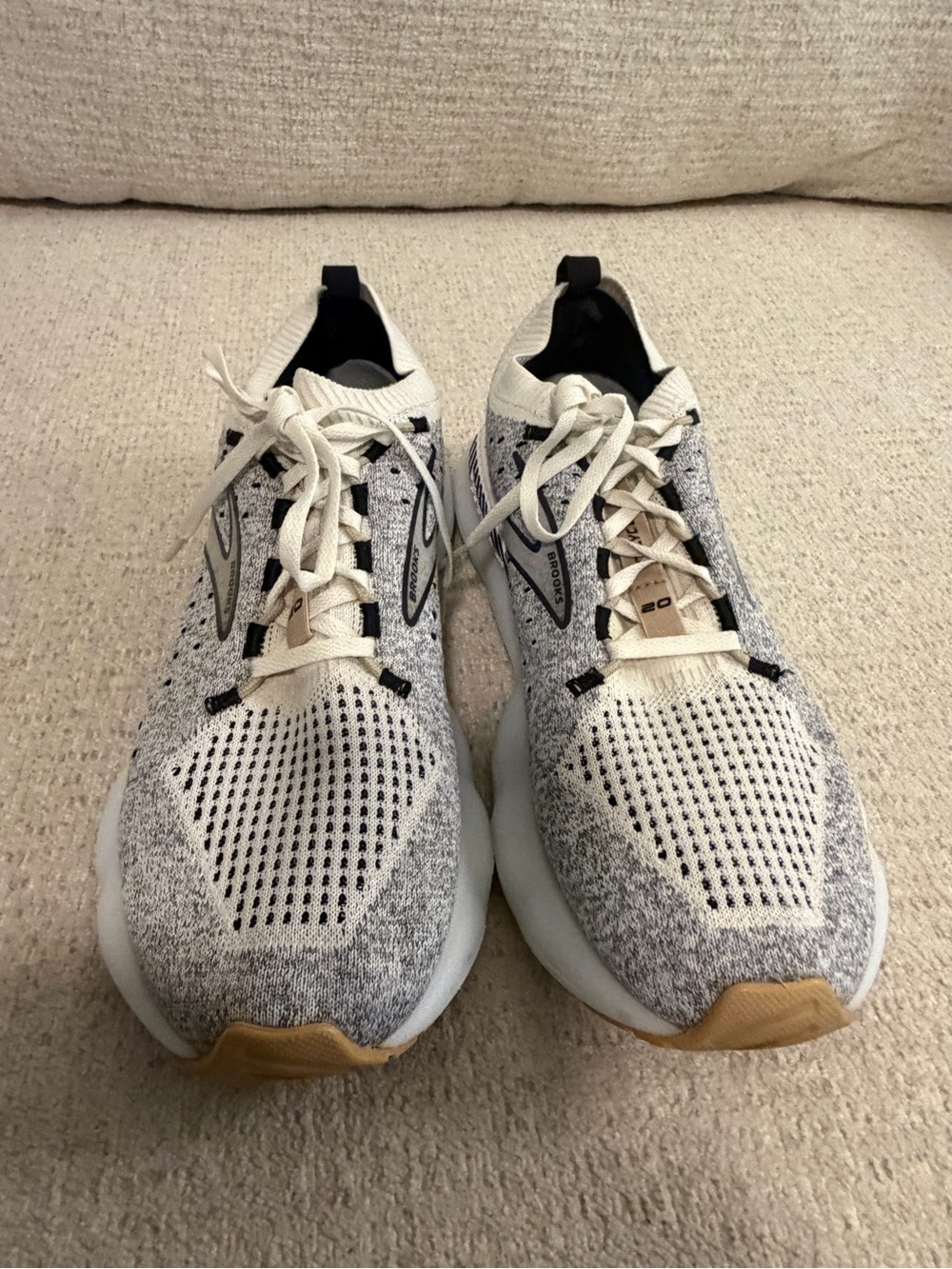 Brooks Glycerin Stealthfit GTS 20 Running Shoes Womens Size 9.5 White Gray Knit